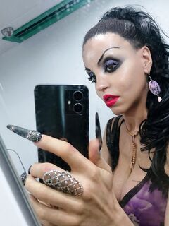 SONO SERIA MA LA NOTTE INGOIO