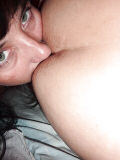 La mia bellissima Francesca ama rilassarsi magnificamente