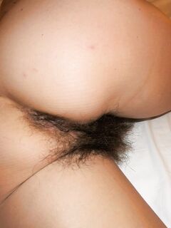 Una bella porca si mostra nuda