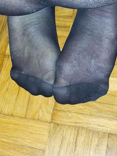 I miei sexy piedi in calze nere