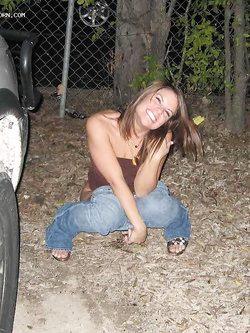 Ragazze ubriache pisciano N.2