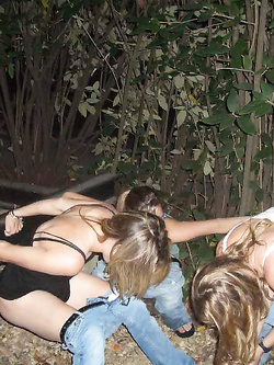 Ragazze ubriache pisciano N.2