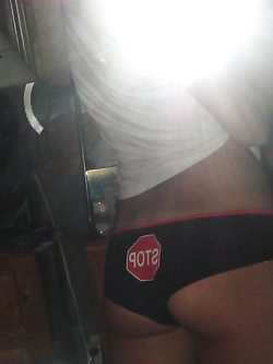 Autofoto di belle ragazze