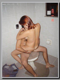 Rossa ubriaca fa sesso e pompini