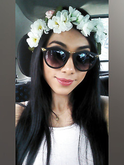 Selfie nuda di una troietta mezza asiatica