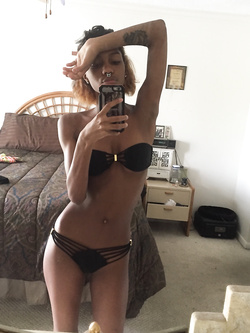 Selfie di una super figona mulatta