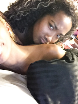 Selfie di una super figona mulatta