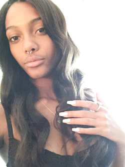 Selfie di una super figona mulatta