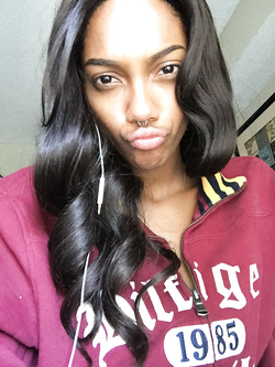 Selfie di una super figona mulatta