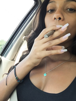 Selfie di una super figona mulatta