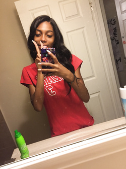 Selfie di una super figona mulatta