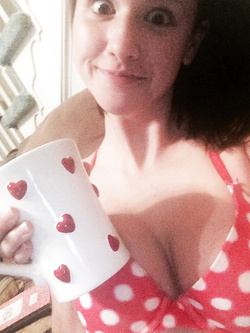 Autoscatti amatoriali sexy di una 18 enne