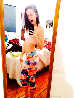 Autoscatti amatoriali sexy di una 18 enne