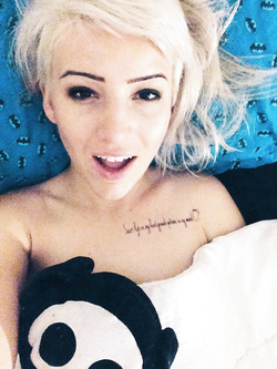 Selfie hot di una bella figa