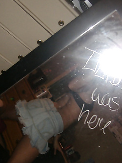 Autoscatti di una ragazzina inglese nuda