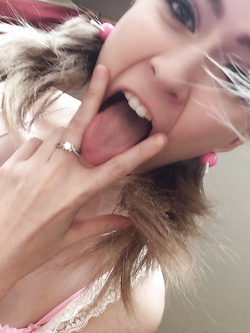 Foto di una 19enne rubate da Whatsapp