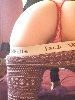 Foto di una 19enne rubate da Whatsapp