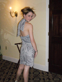 Piccola troia rossa ha voglia di cazzo