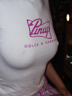 Le foto della passera di una biondina