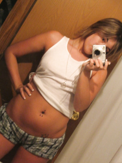 Selfie hot di una puttanella tedesca