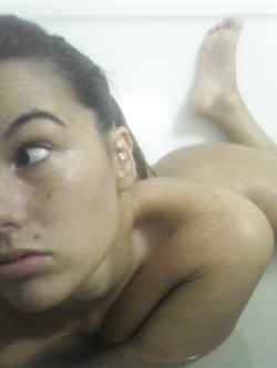 Selfie hot di una puttanella tedesca