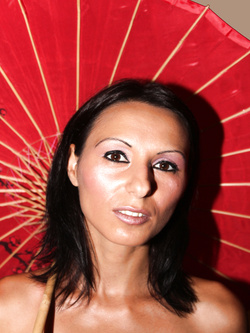 Ioana 2 in pose sexi giapan