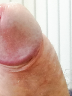 In attesa di una bocca...pronto ad esplodere dopo una lunga astinenza