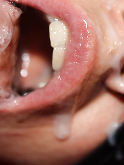 Vitoria Eden at black stockings