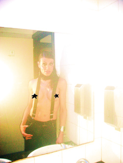 MMM LA NOTTE A PIRAMIDE MMM