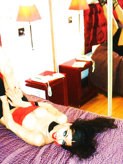 RAGAZZA SERIA NON PROFESSIONISTA CERCA...