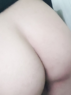 La troia della mia ragazza si vuole esibire sul web