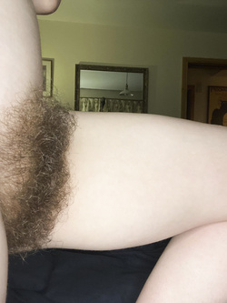 Esibizionista non depilata da 2 anni bis