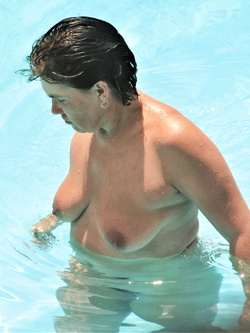 Angela, Naked For The Neighbors