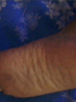 Piedi di Mamma Cicciona Grassi Attendono Sborra