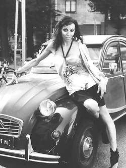 PER NEGRONI VOJOSI SBORRA IN CULO