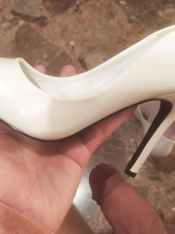 Oggi elegante per le comunioni...ma sotto sempre troia!!!❤️