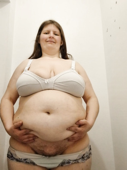 AMELIE MICHON STRIPTEASE 1