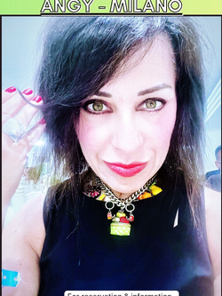 ESIBIZIONI DI PORCHE QUALUNQUE