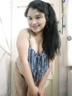 Puta latina con coño peludo