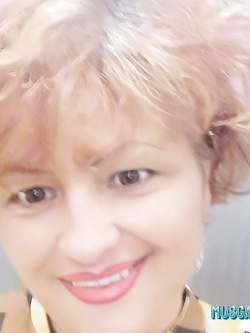 MUSGAT - BADANTE ESIBIZIONISTA SENZA FRENI